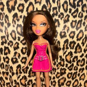 Neon pop divas Yasmin doll